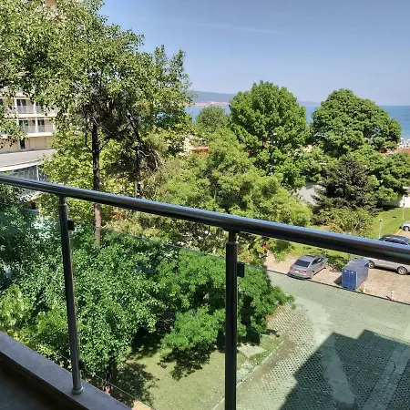 Be My Guest On The Front Line Apartament Słoneczny Brzeg